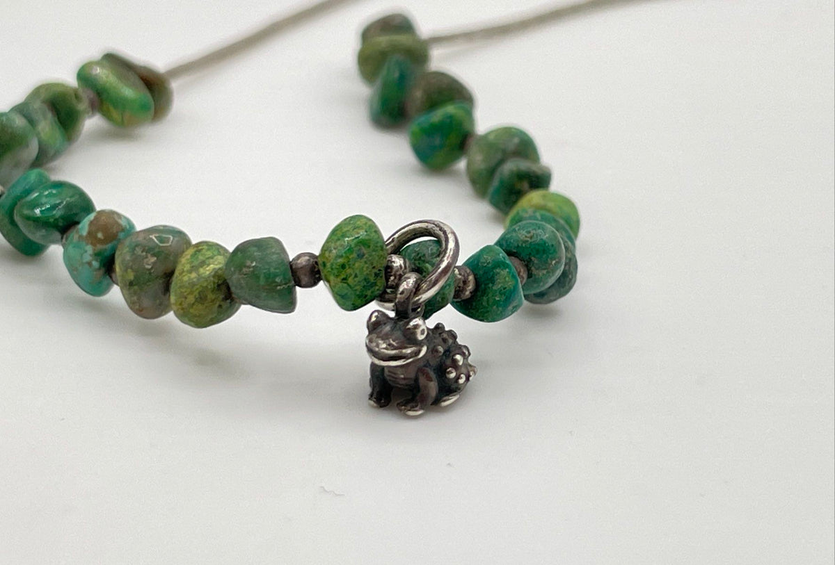 925 Sterling Silver Tube Bead Green Turquoise Nugget Frog Charm Necklace 5.7g