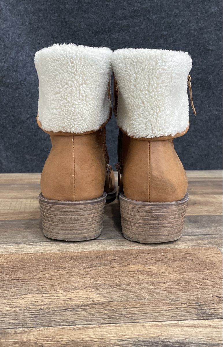 St. John's Bay SJB Dunes Brown Faux Fur Cuff Ankle Boots Women's Size 10M