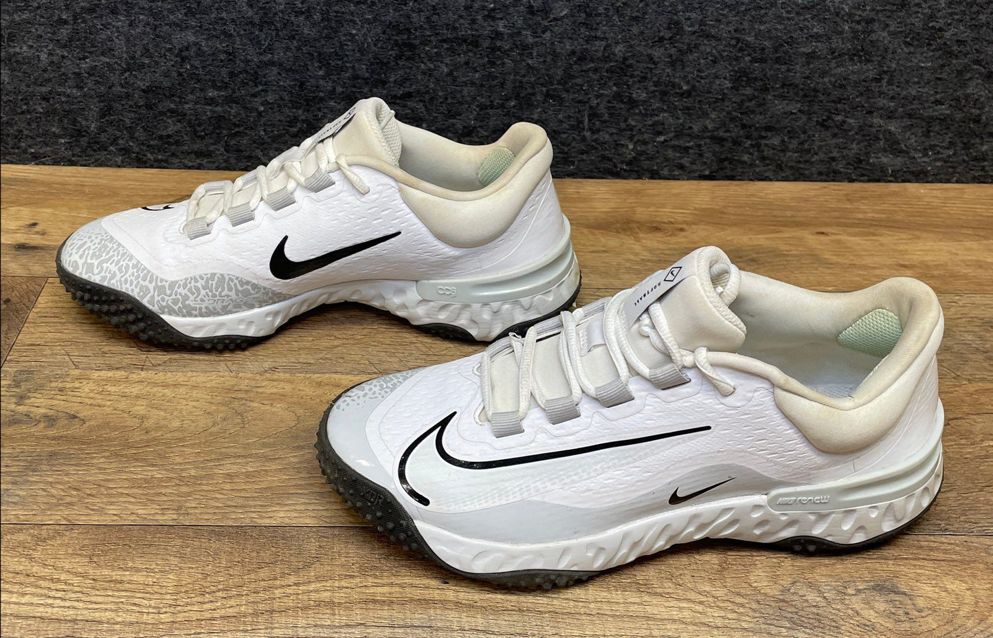 Nike Lunar Hyperdiamond 4 Elite Turf White Black Women's Softball Size 9
