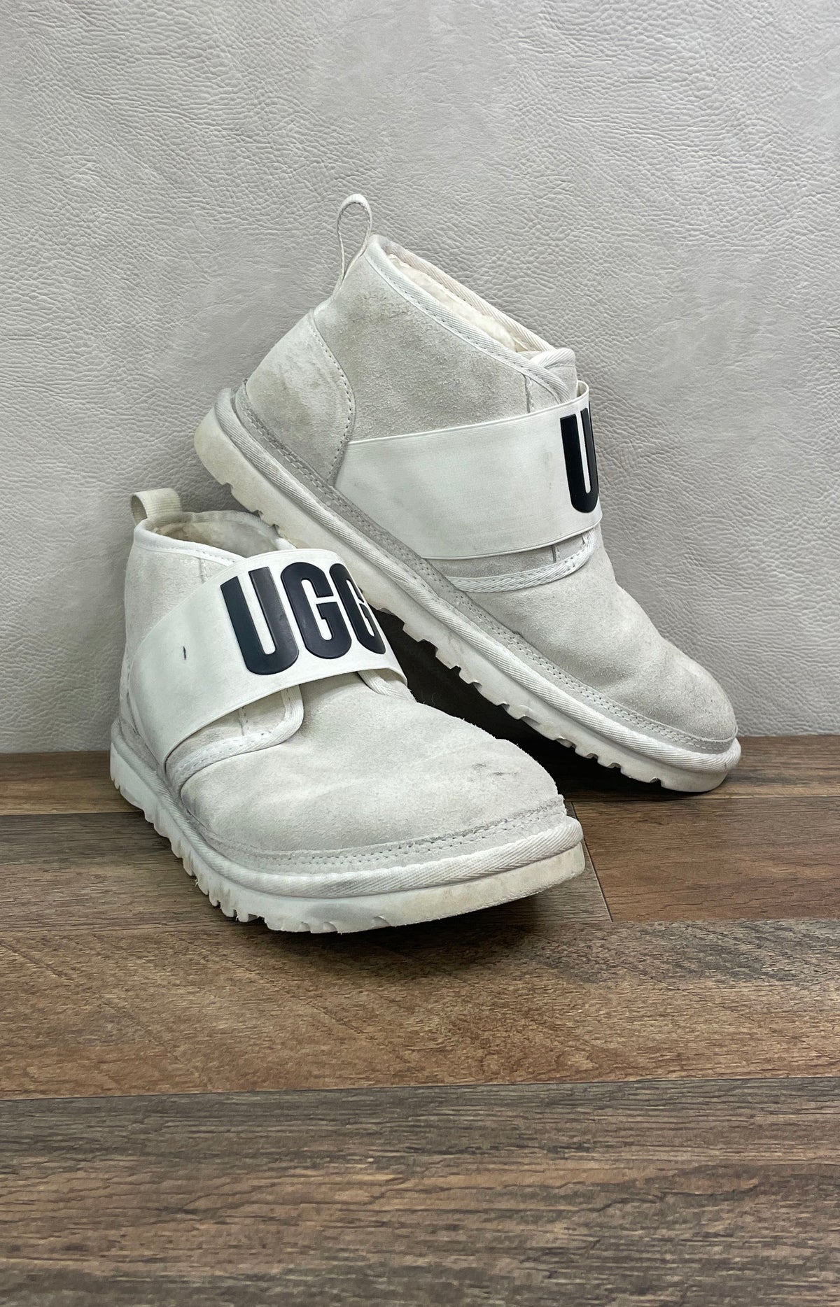 UGG Neumel II Graphic Light Grey Suede Chukka Boots Women's Size 9