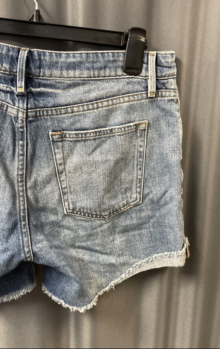 Frame Women's Le Grand Garcon Short Light Blue Distressed Denim Ripped Sz 27