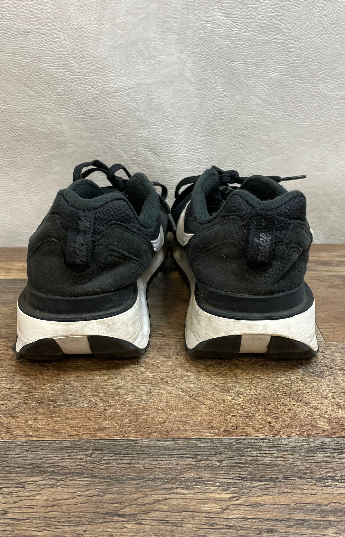 Nike Air Max Dawn Black White Women's Running Shoes Size 8.5