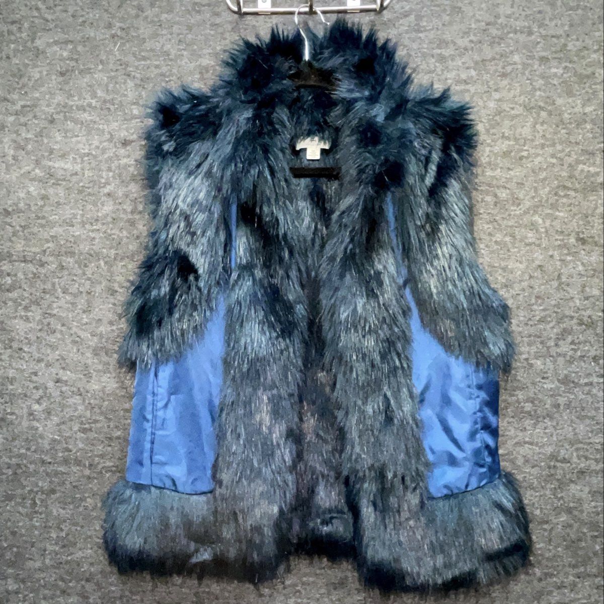 Halston Women's Blue Faux Fur Shaggy Sleeveless Vest Size M