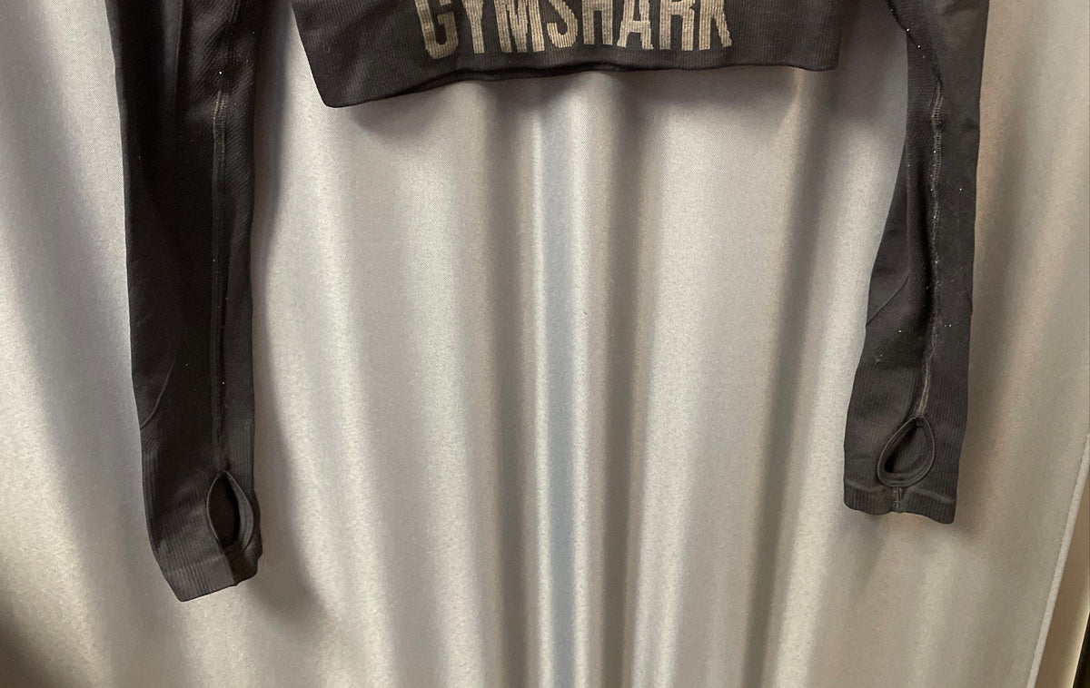 GymShark Women's Black Long Sleeve Seamless Keyhole Crop Top Thumbholes Sz S