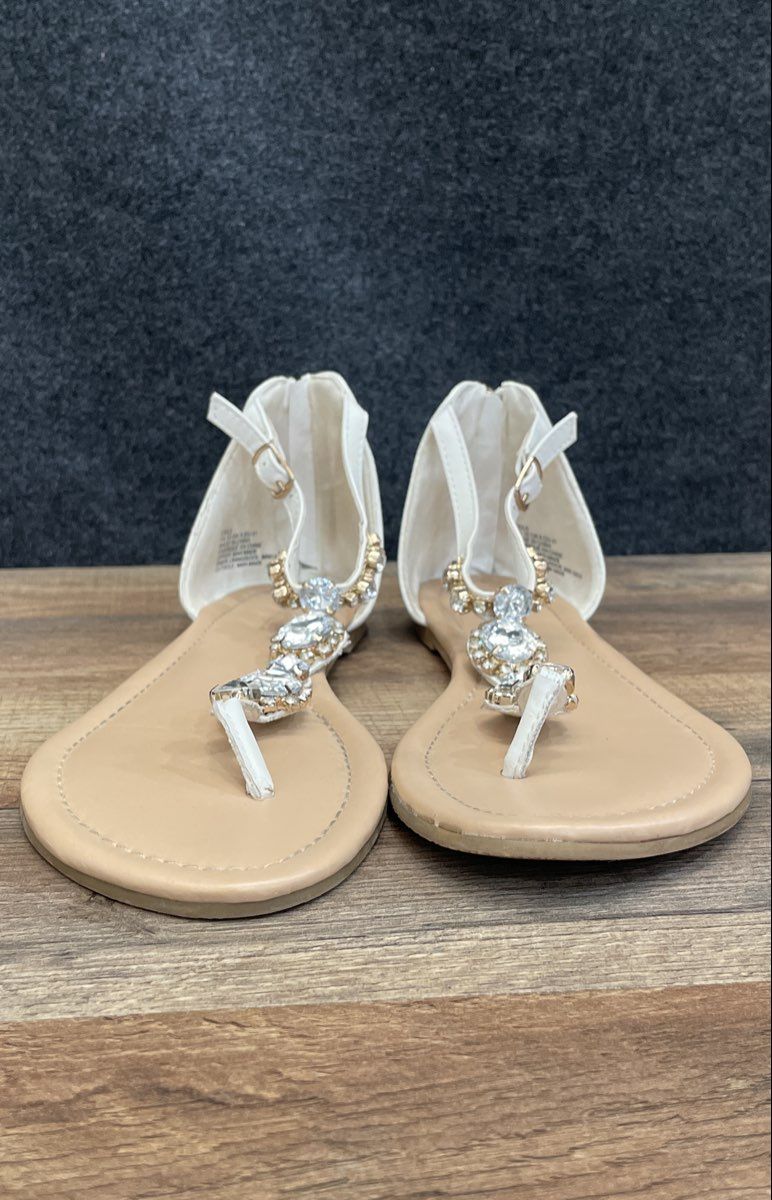 ShoeDazzle Celle White Jeweled Rhinestone T-Strap Flat Sandals Size 10