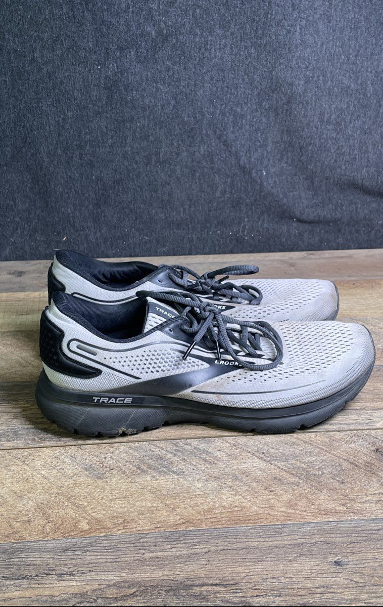 Brooks Trace Grey Black Neutral Running Shoes Men's Size 12 Wide 2E