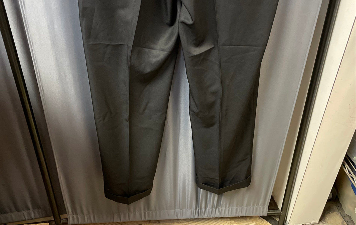 Perry Ellis Portfolio Black Travel Luxe Classic Fit Pleated Pants 40x32 NWT