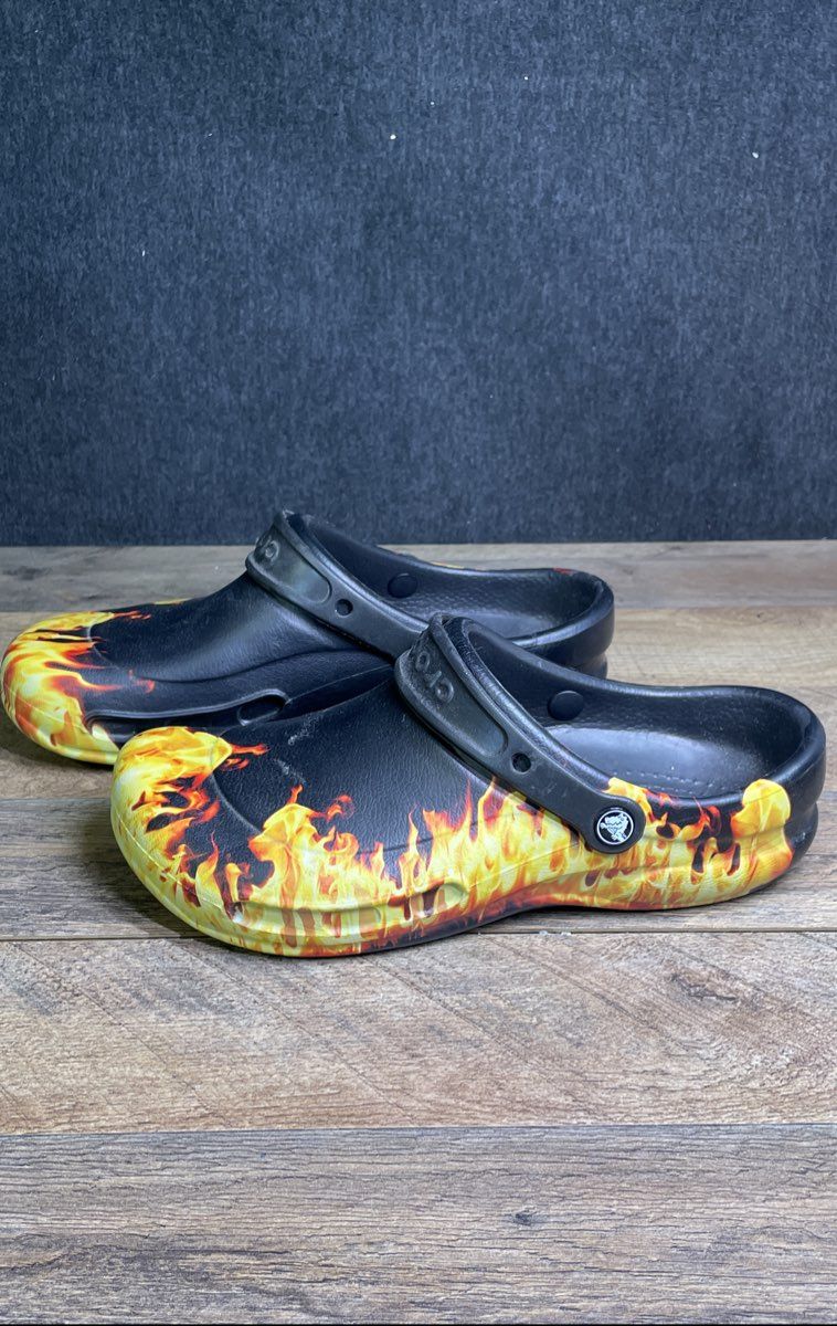 Crocs Bistro Graphic Flames Black Clogs Work Shoes Men's 9 Women's 11