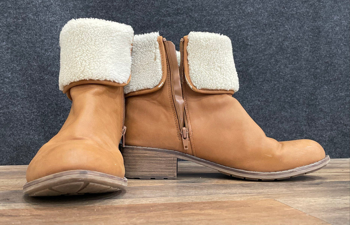 St. John's Bay SJB Dunes Brown Faux Fur Cuff Ankle Boots Women's Size 10M