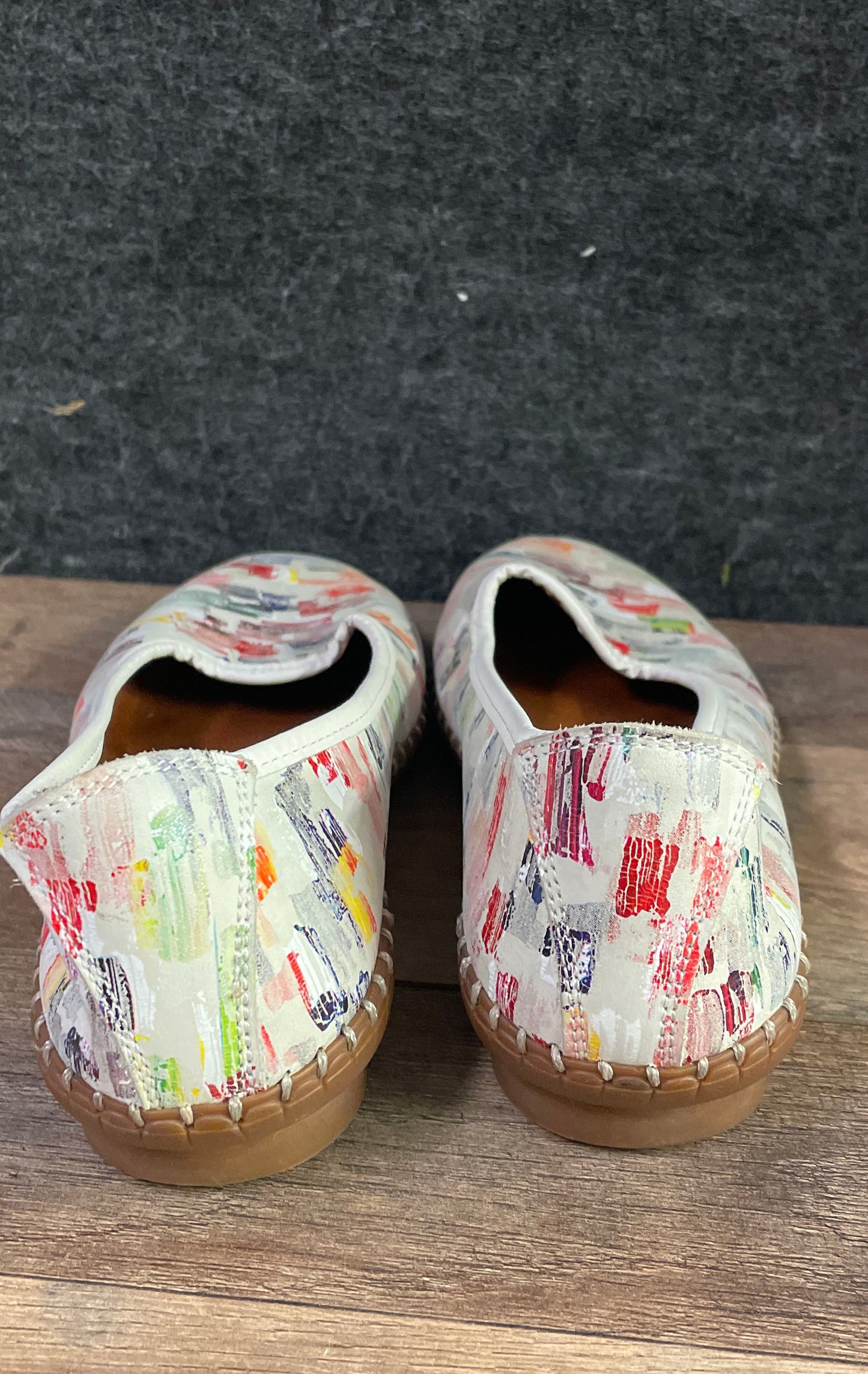 Karyoka Comfort Multi-color Abstract Print Leather Loafers Flats Size 38