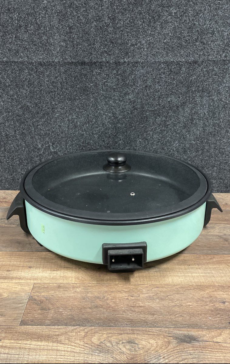 Dash DRG214AQ Family Size Electric Skillet 1400W Aqua Blue w/ Lid & Cord