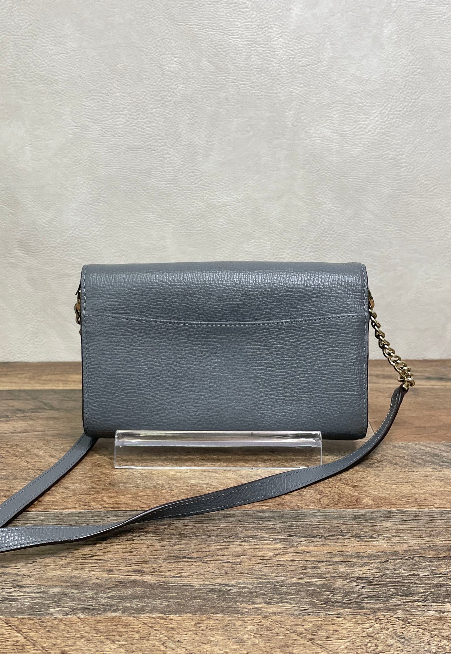Kate Spade Grey Pebbled Leather Scalloped Grommet Crossbody Bag Wallet on Chain
