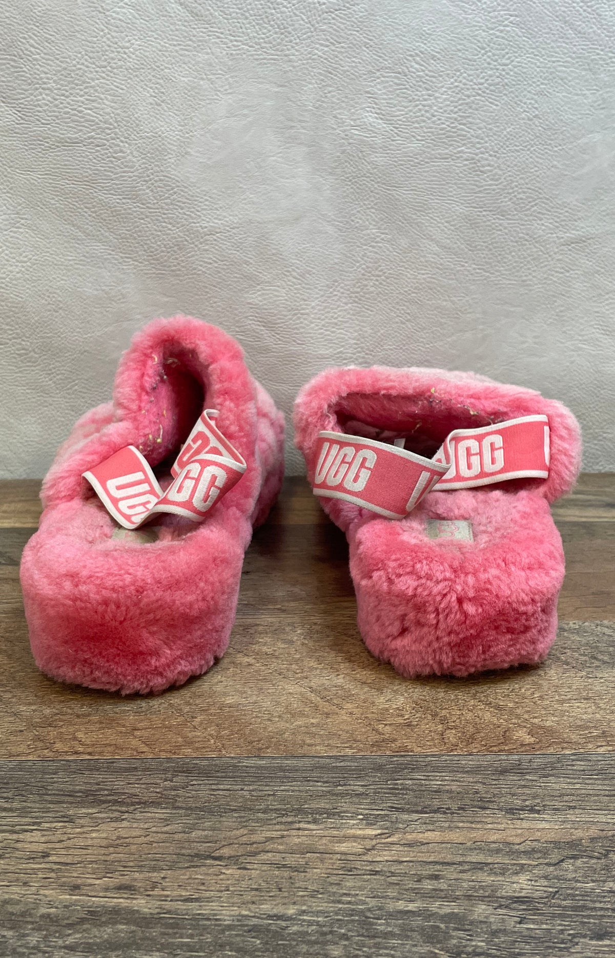 UGG Oh Yeah Pink Sheepskin Slide Slippers Women's Size 11