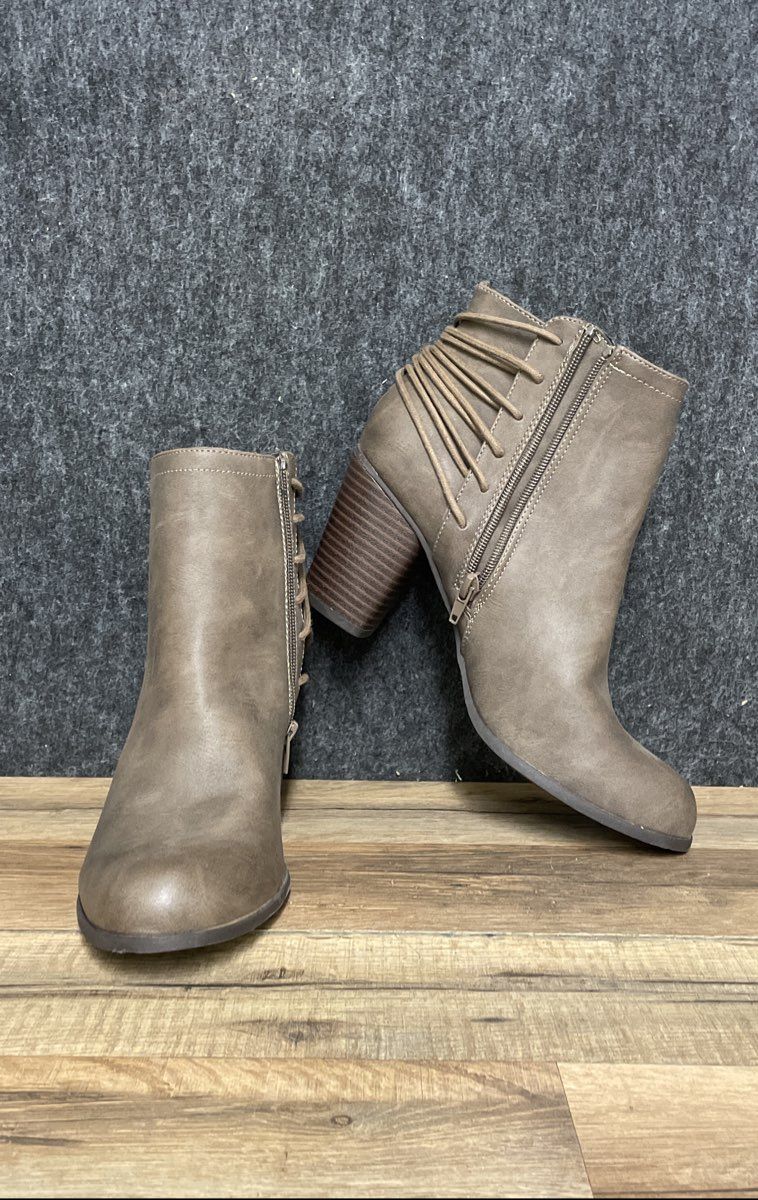 Madden Girl Delite Taupe Faux Leather Block Heel Ankle Boots Size 10 M