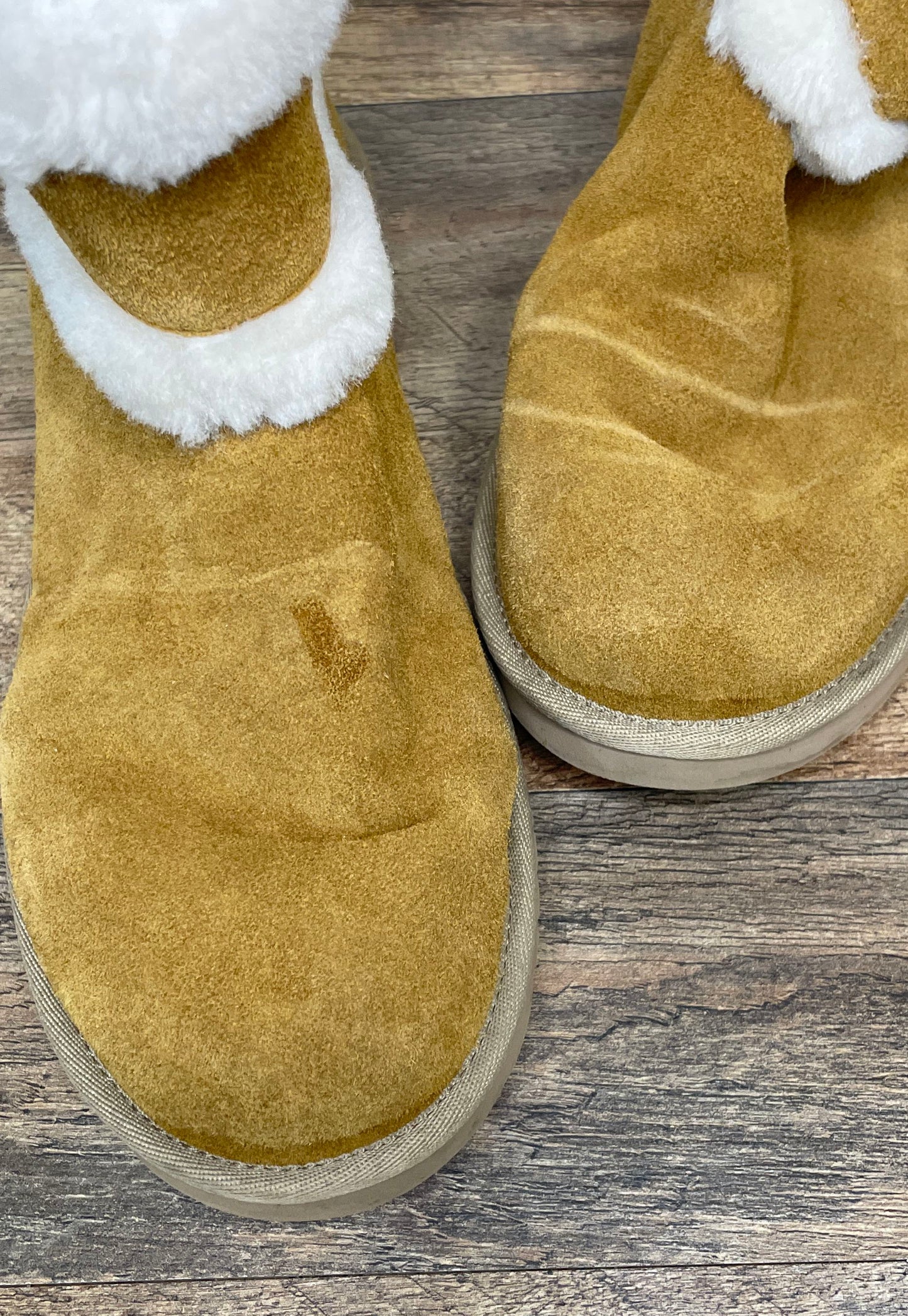 Koolaburra by UGG Victoria Short Chestnut Suede Shearling Boots Women's Size 10