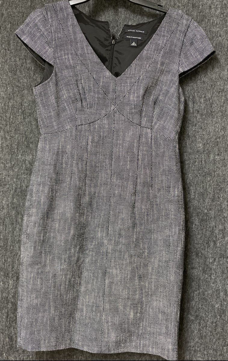Banana Republic Women's Grey Italian Fabric V-Neck Sheath Dress Size 8