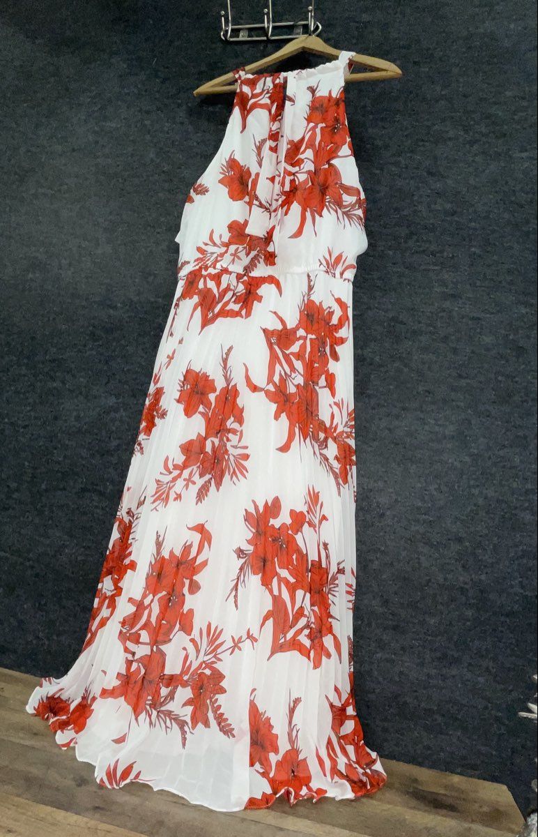 Lane Bryant Women's Red White Floral Pleated Sleeveless Halter Maxi Dress NWT 18