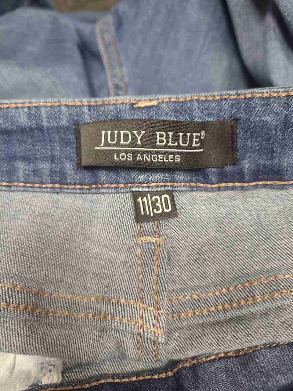 Judy Blue Women's Boyfriend Fit Jeans Blue Distressed Raw Hem Size 11/30