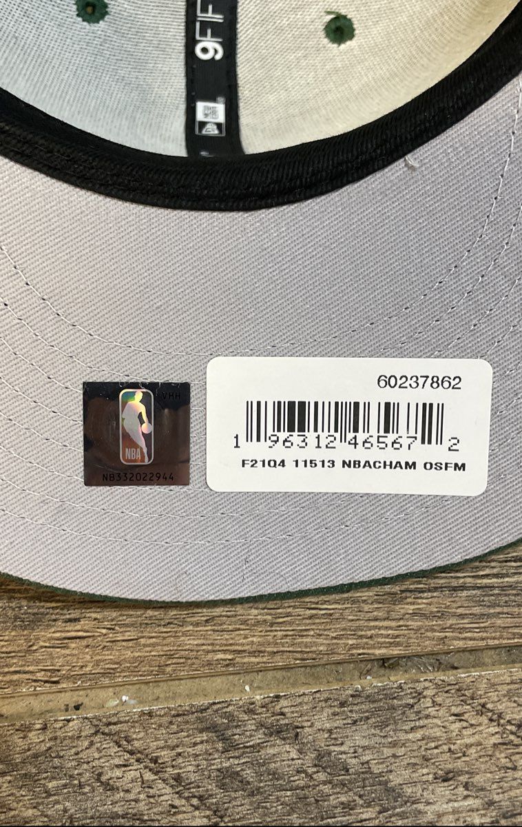 New Era Milwaukee Bucks 2021 NBA World Champs 9FIFTY Snapback Hat Green NWT
