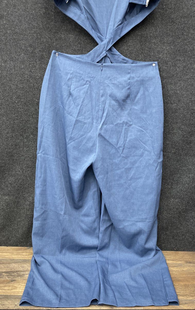 Bigersell Women's Blue Denim Jumpsuit Ruffle Trim Cutout Back NWT Size M