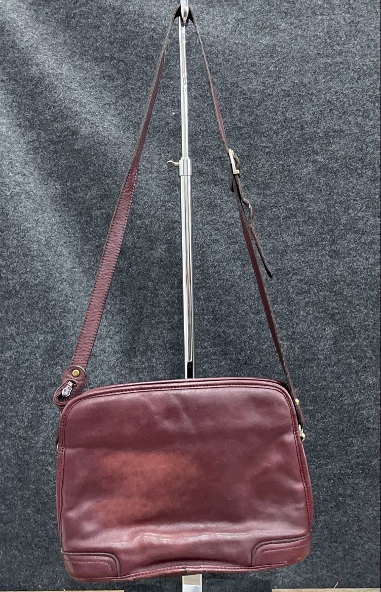 Vintage Etienne Aigner Maroon Leather Shoulder Bag Brass Hardware