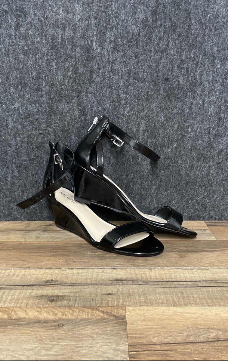 Nine West Black Patent Leather Ankle-Strap Block-Heel Sandals Size 8M