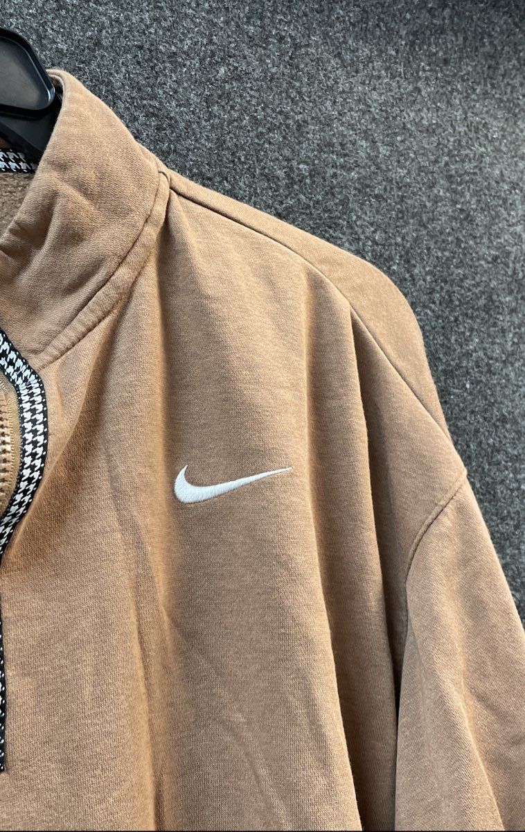 Nike Women's Icon Clash Houndstooth Swoosh 1/4 Zip Sweatshirt Tan Size M
