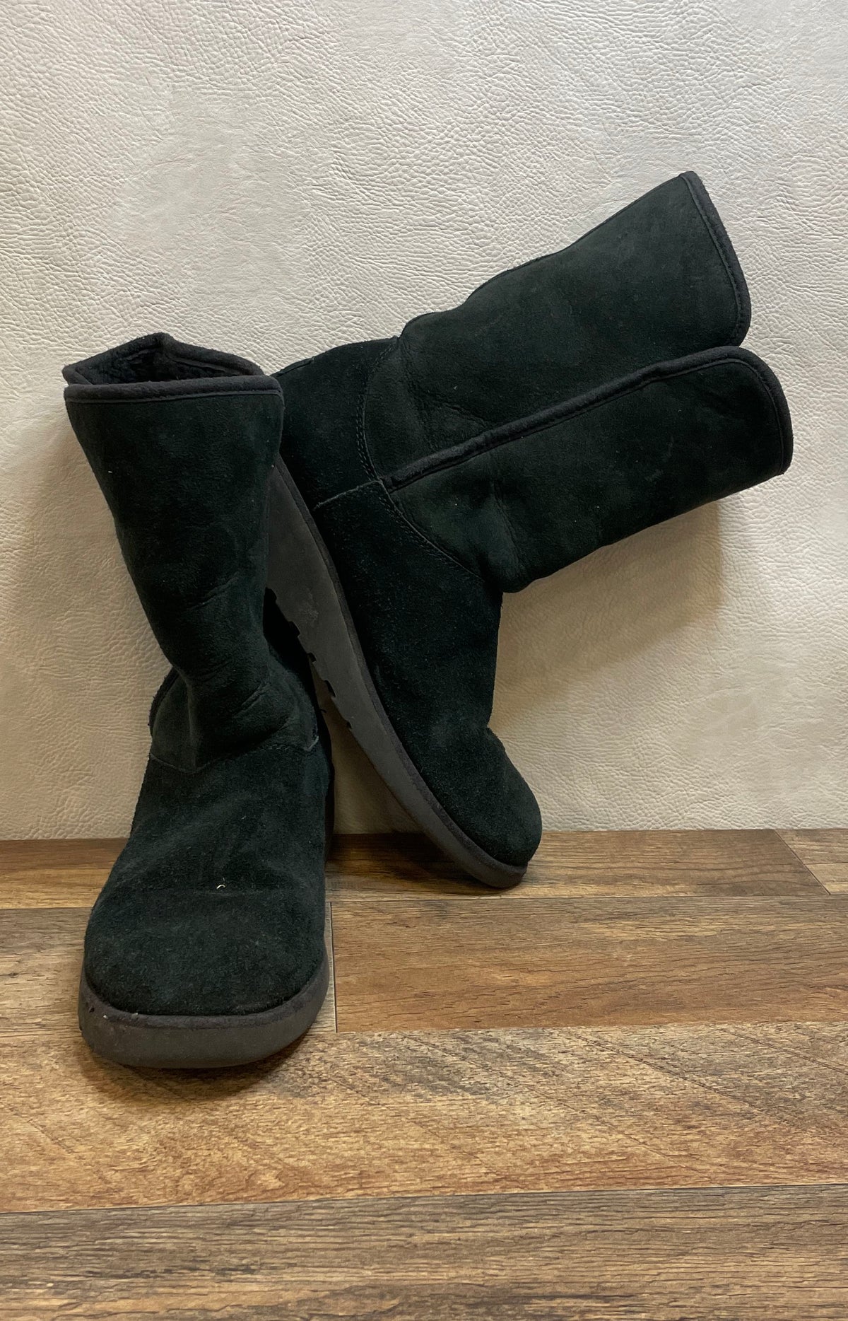 UGG Amie Black Suede Sheepskin Slim Wedge Boots Women's Size 8.5