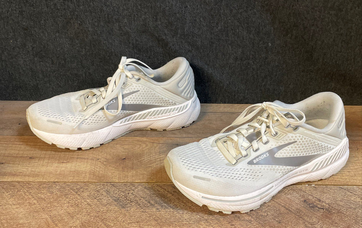 Brooks Adrenaline GTS 22 Gray White Running Shoes Size 8