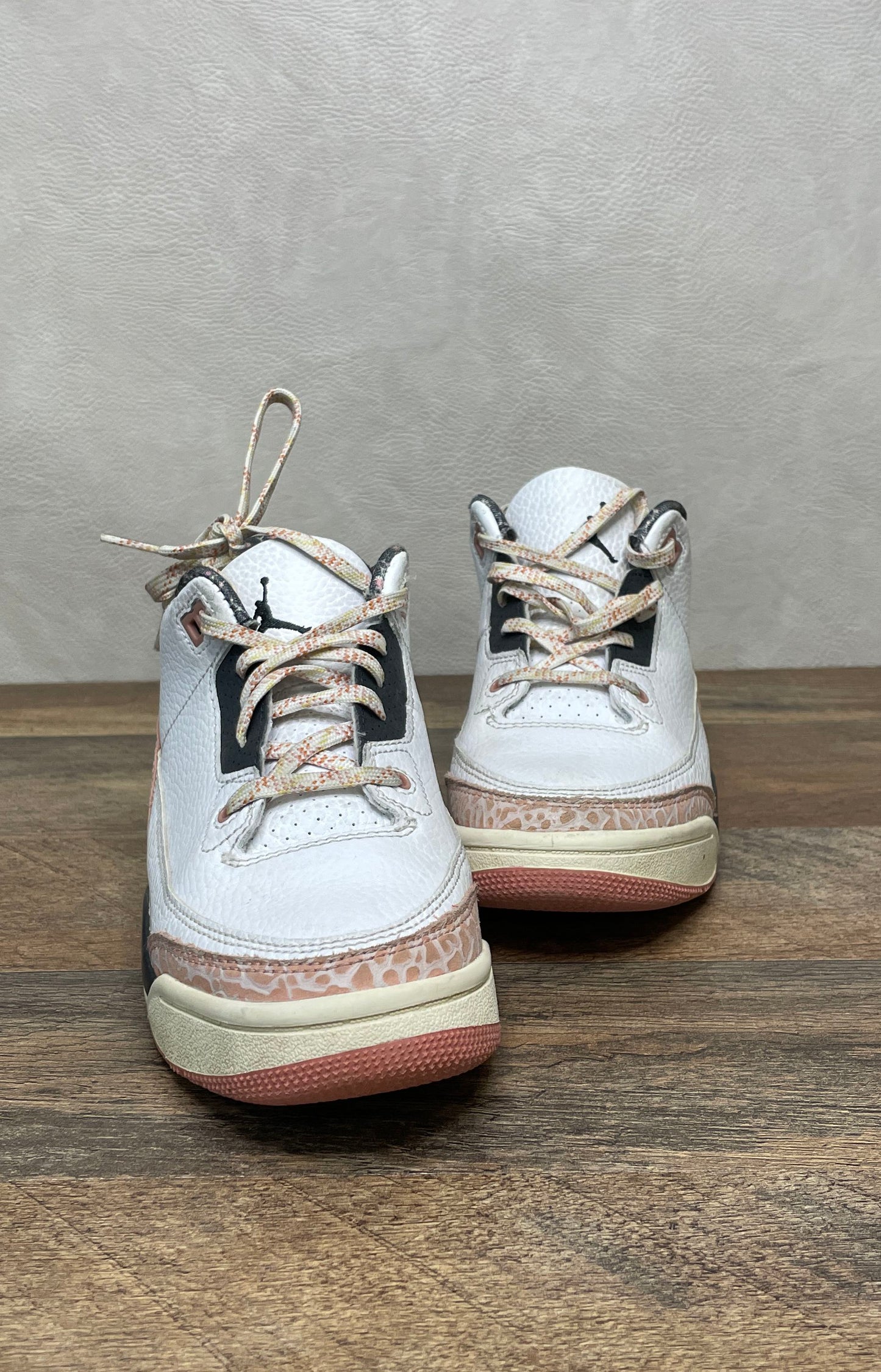 Nike Air Jordan 3 Retro White Red Stardust Floral Youth Sneakers Size 2Y
