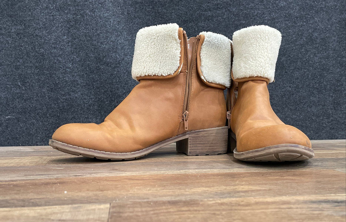 St. John's Bay SJB Dunes Brown Faux Fur Cuff Ankle Boots Women's Size 10M