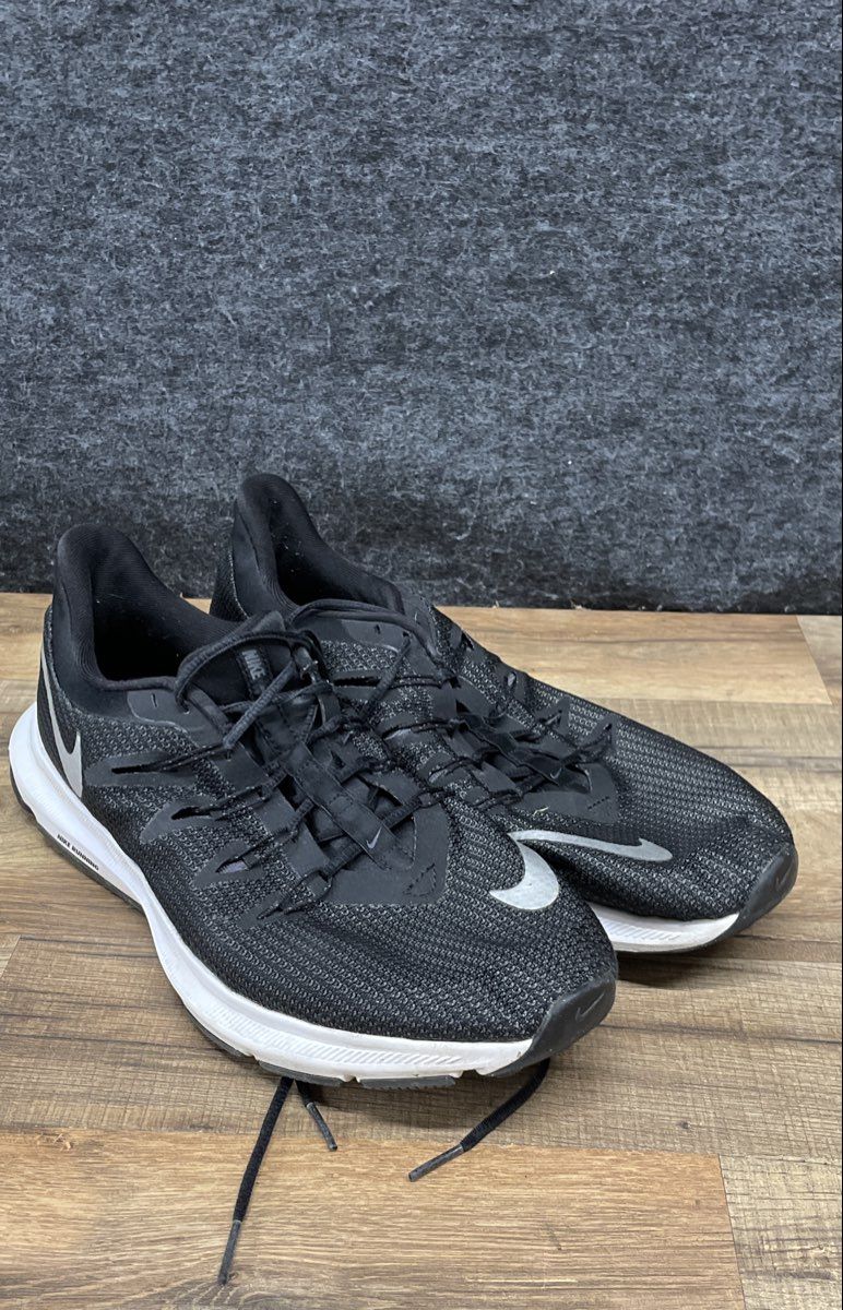 Nike Quest Black Metallic Silver White Running Shoes Men's Size 10.5