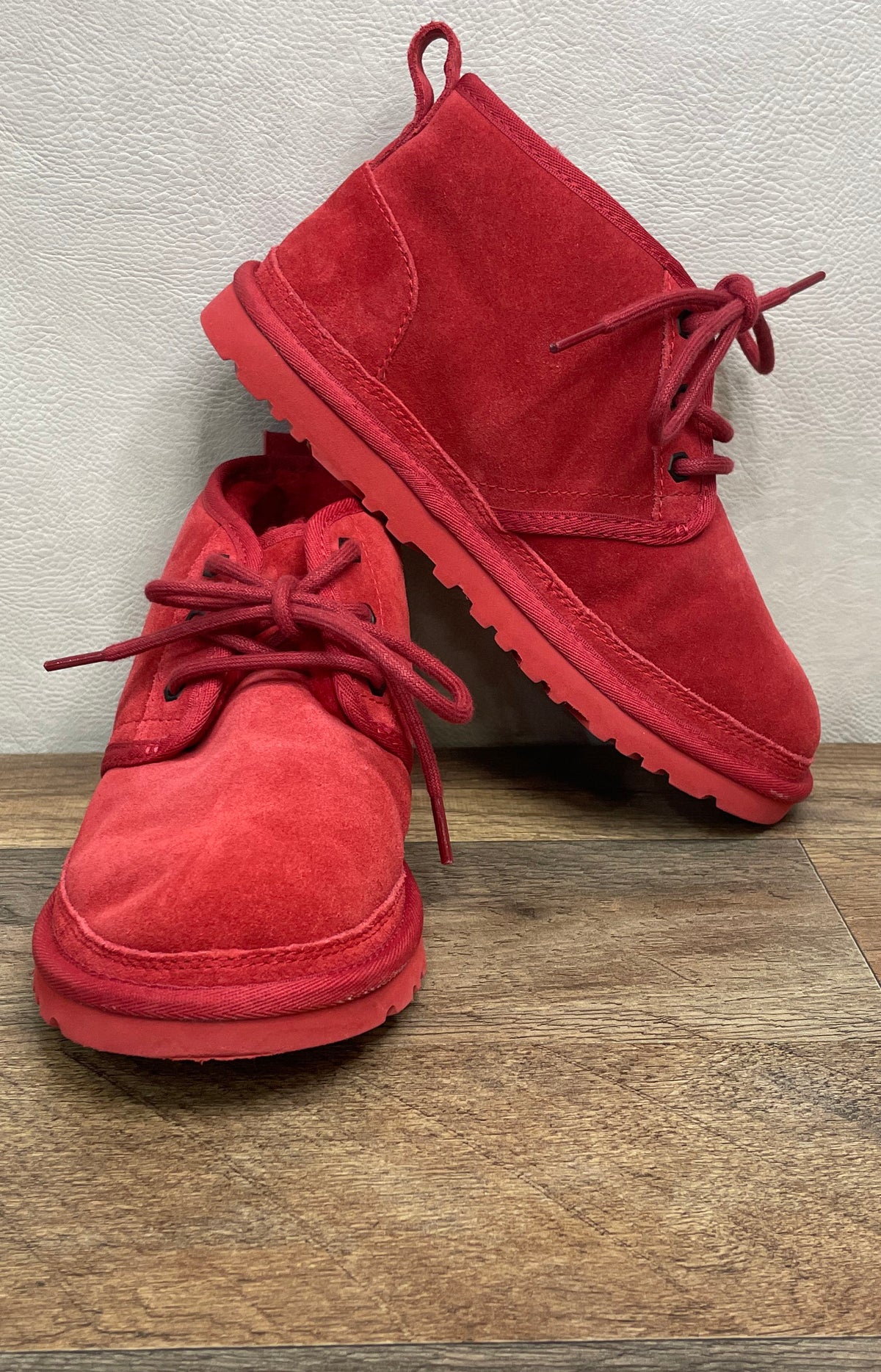 UGG Neumel Red Suede Sheepskin Lined Women's Chukka Boots Size 6