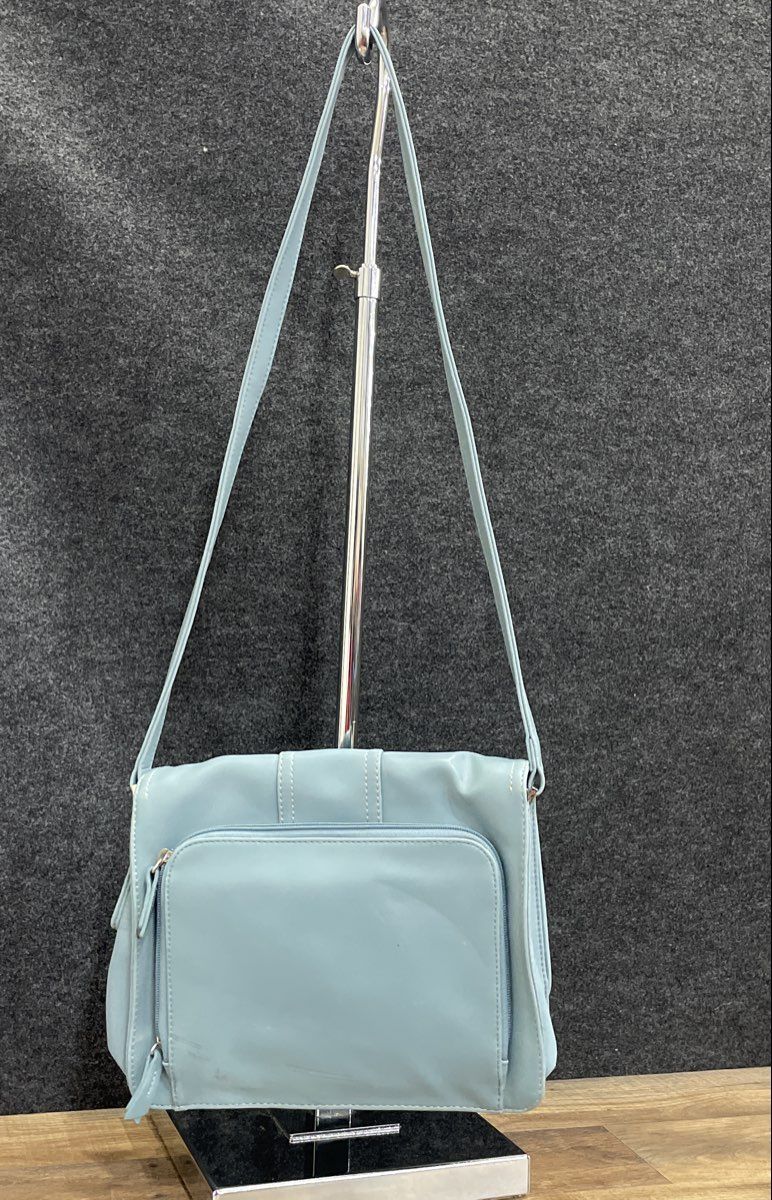 Liz Claiborne Light Blue Leather Crossbody Shoulder Bag Silver Hardware