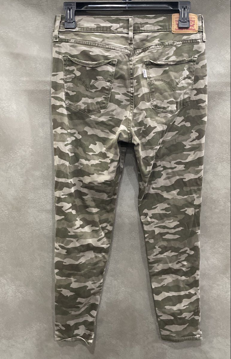 Levi's Women's 720 High Rise Super Skinny Crop Camo Jeans Green Sz 28