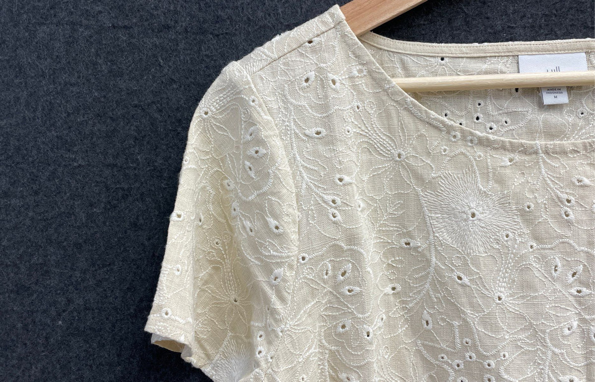 J. Jill Women's Cream Linen Blend Eyelet Short Sleeve Embroidered Top Sz M