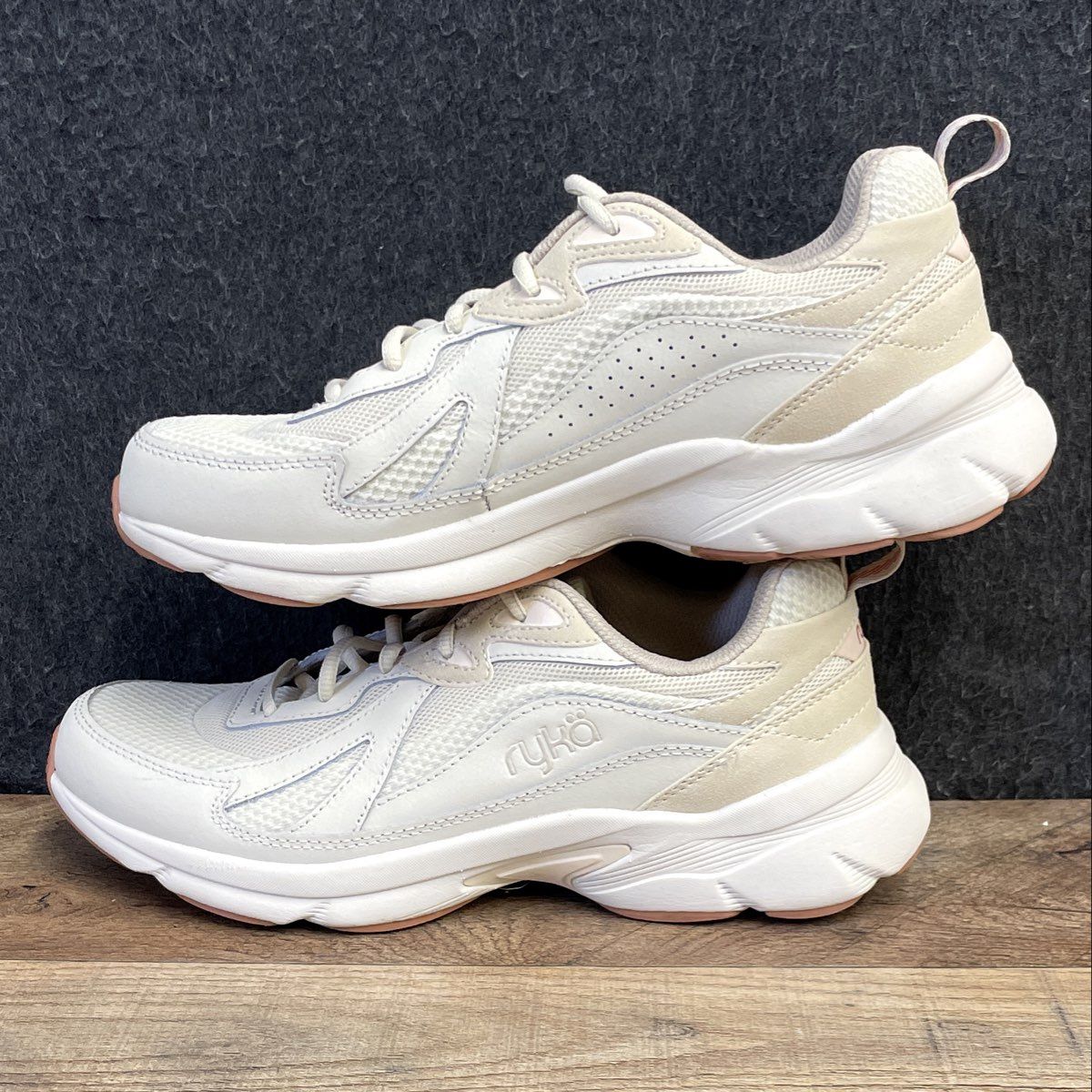 Ryka Skyrise Women's Walking Sneaker Off White Cream Leather Size 8