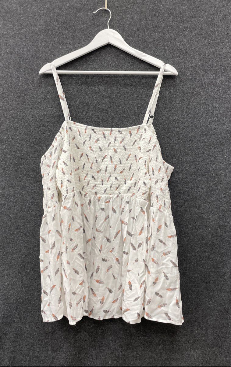 Torrid Women's White Feather Print Cold Shoulder Challis Smocked Top NWT Sz 2