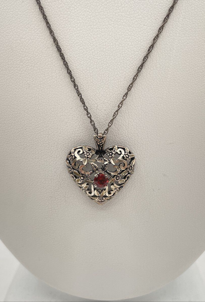 SC 925 Sterling Silver Garnet Accent Filigree Heart Pendant Necklace 4g