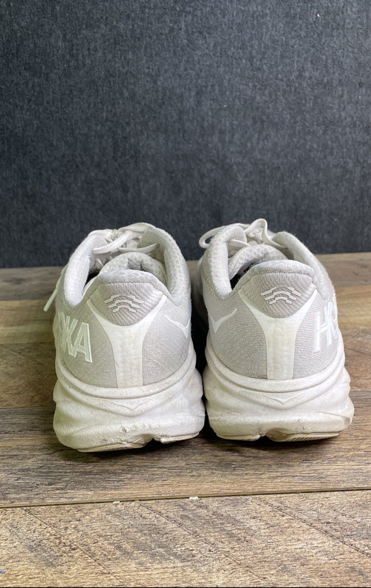 Hoka Clifton 9 White Running Shoes Women's Size 10B