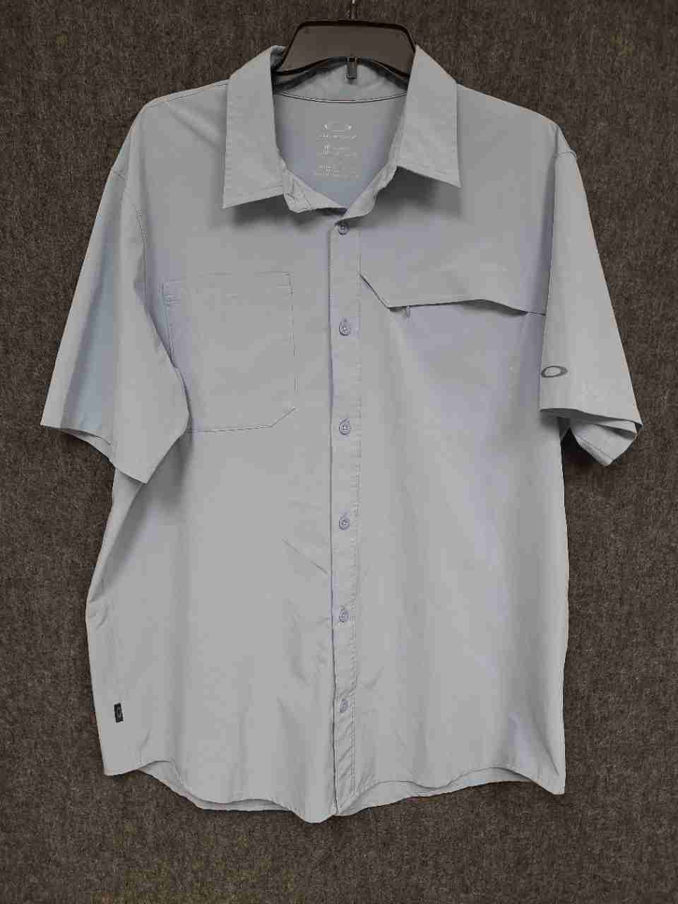 Oakley Men's Short Sleeve Button Down Shirt Light Blue Regular Fit Size L