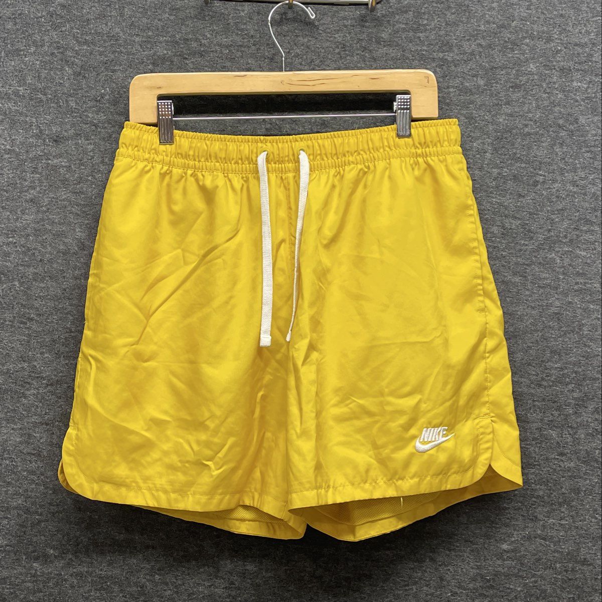 Nike Men's Yellow Woven Swim Trunks Mesh Lined Elastic Waist Shorts Size M