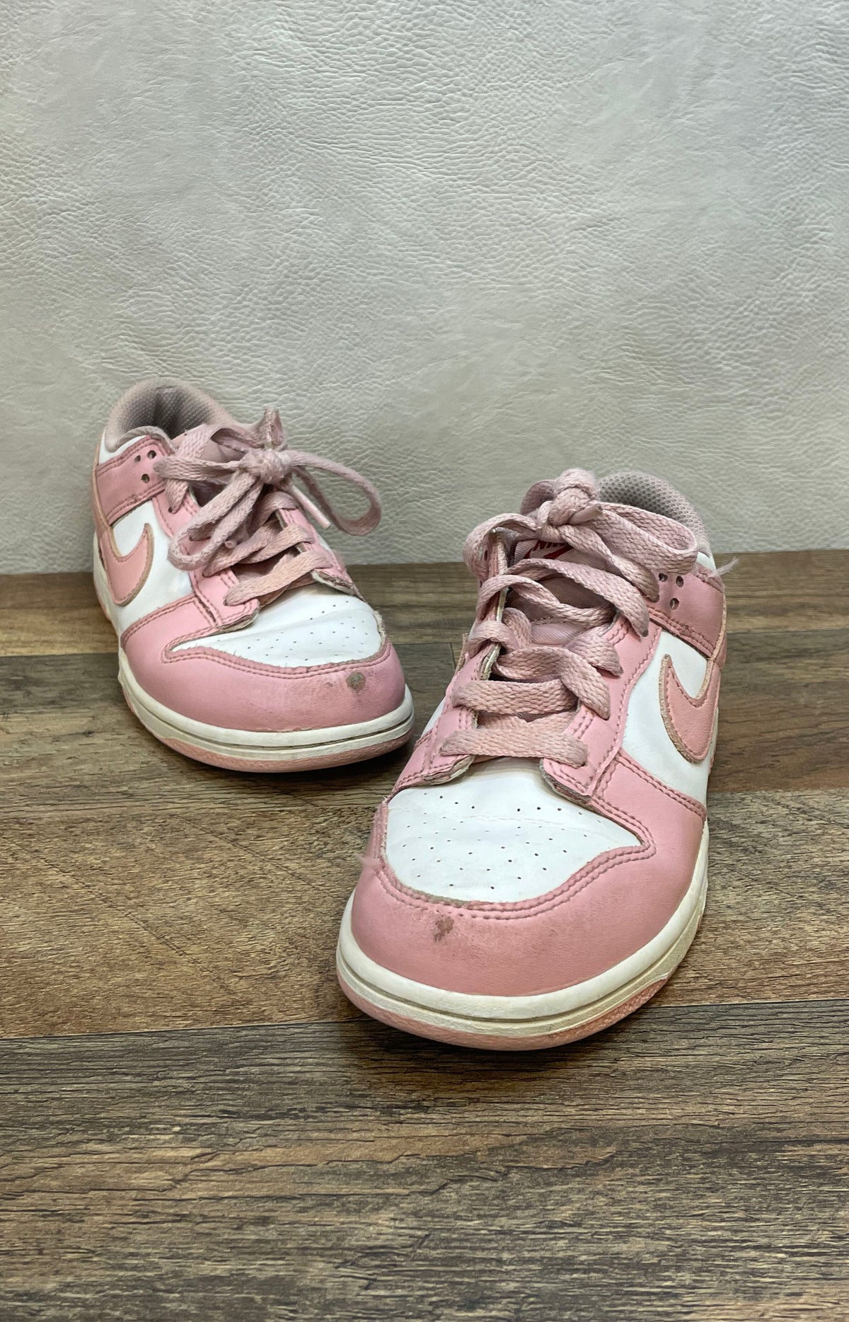 Nike Dunk Low White Medium Soft Pink GS Youth Sneakers Size 2.5Y