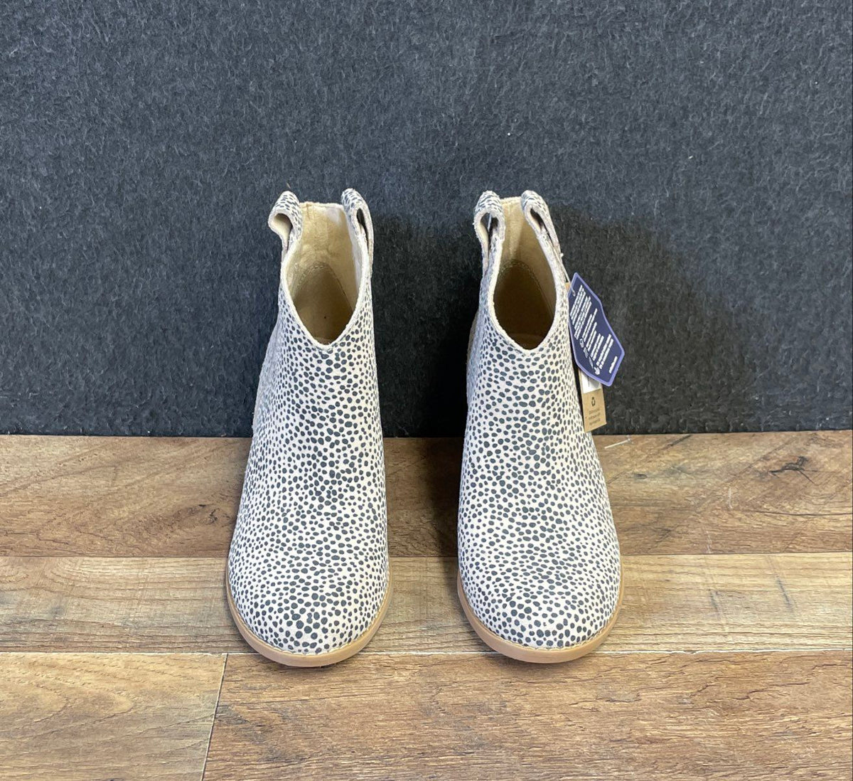 TOMS Kelsey White Grey Dalmatian Spotted Ankle Booties Women's Size 5 NWT
