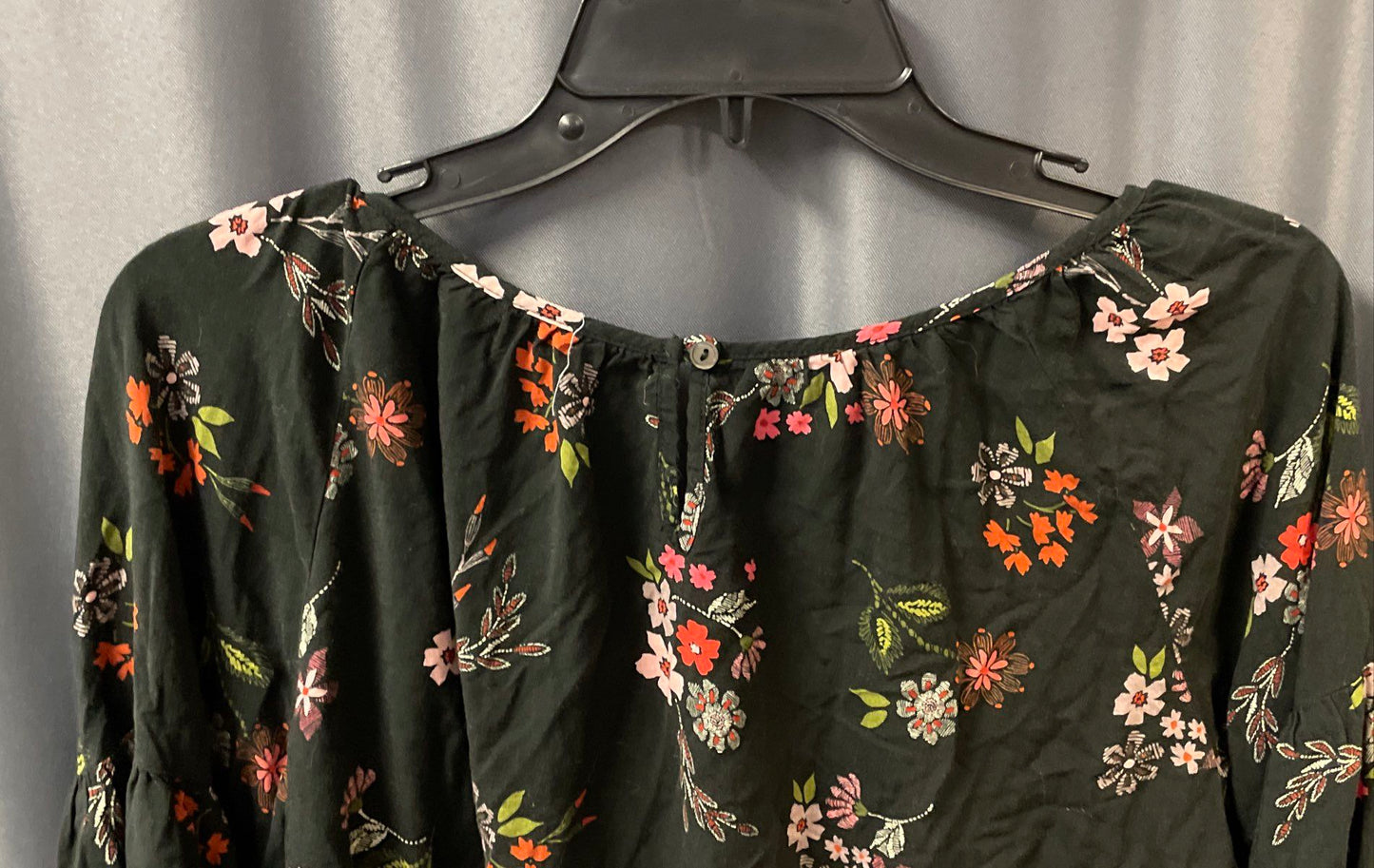 Velvet by Graham & Spencer Women's Black Floral Viscose Puff Sleeve Top Sz S
