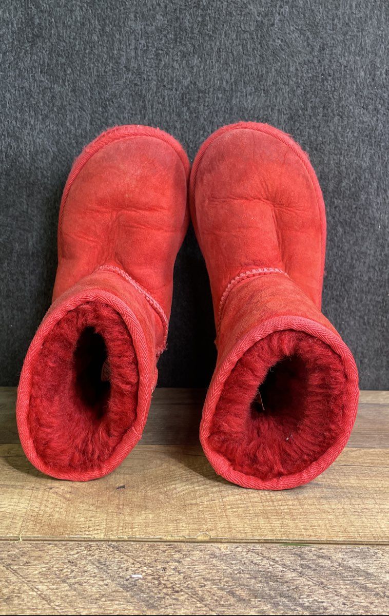 UGG Classic Short II Red Kids Suede Sheepskin Boots Size 10