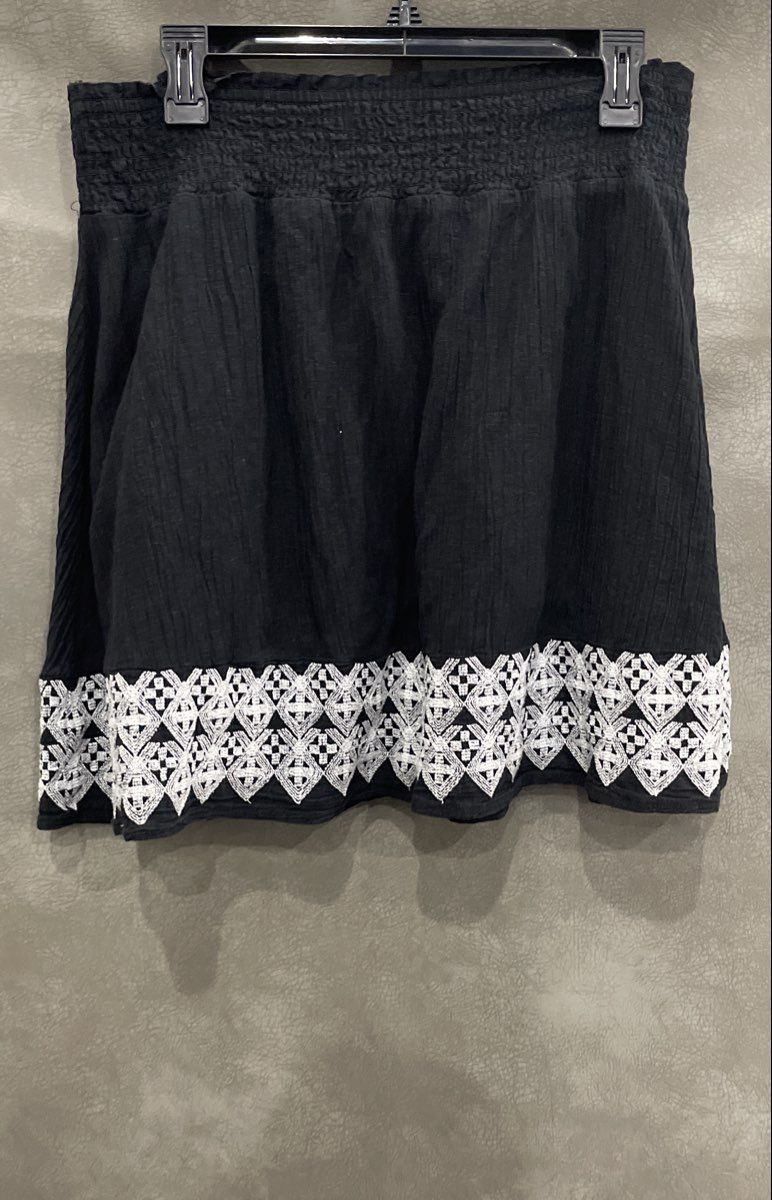 Old Navy Women's Black Smocked Embroidered Cotton Linen Blend Mini Skirt Sz SP