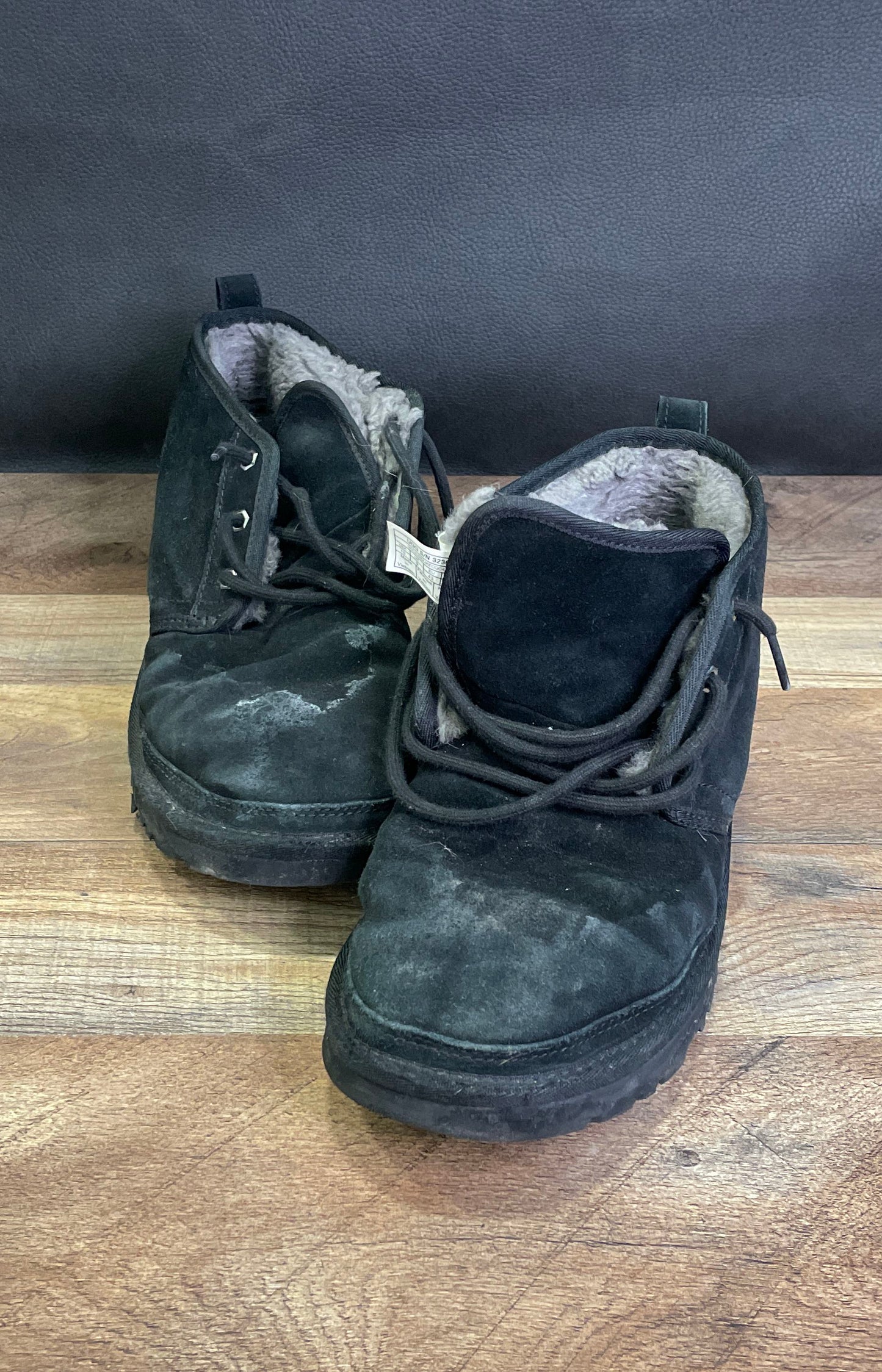 UGG Neumel Black Suede Sheepskin Lined Chukka Boots Men's Size 10 IOB
