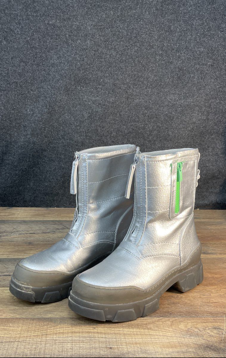 Franco Sarto Galaxy Silver Metallic Waterproof Lug Sole Front Zip Boots Size 10