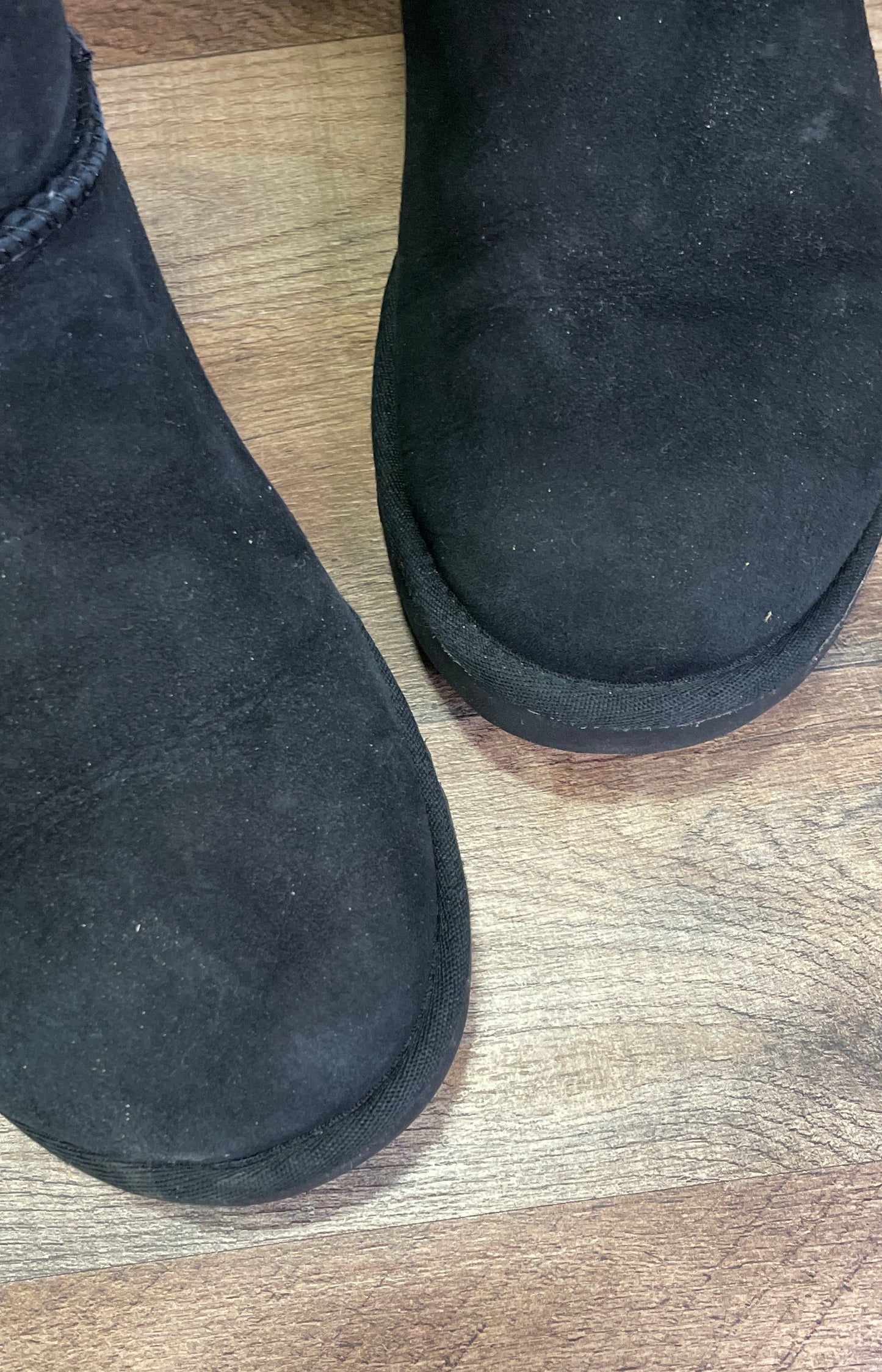 UGG Classic Short 5825 Black Suede Sheepskin Boots Women's Size 9